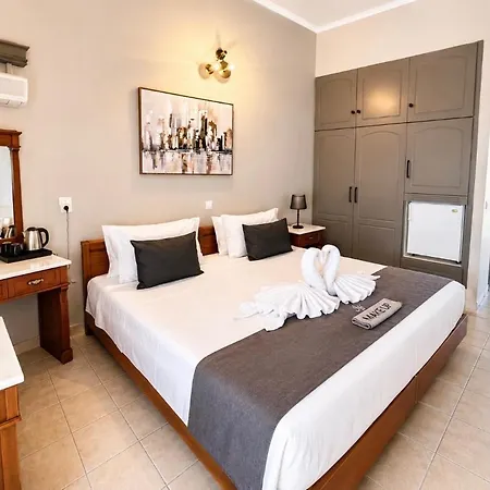 Ionian Hospitality - Fully Renovated - Seafront Νικιάνα