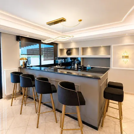 Ionian Hospitality - Fully Renovated - Seafront