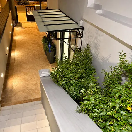 Ionian Hospitality - Fully Renovated - Seafront Νικιάνα