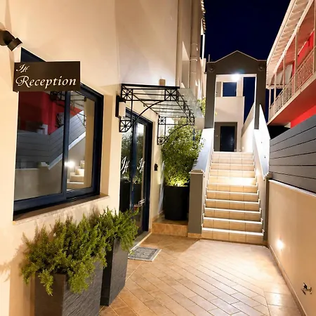 Ionian Hospitality - Fully Renovated - Seafront
