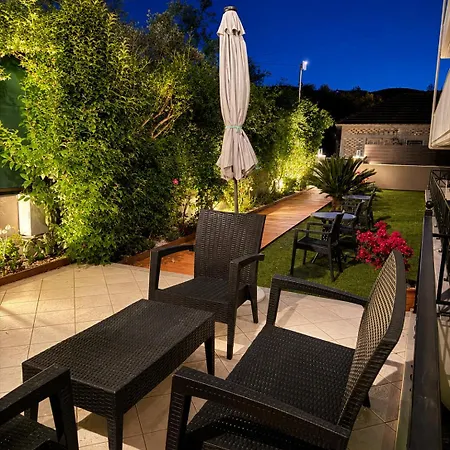 Ionian Hospitality - Fully Renovated - Seafront Nikiana