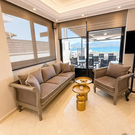 Ionian Hospitality - Fully Renovated - Seafront Ξενοδοχείο