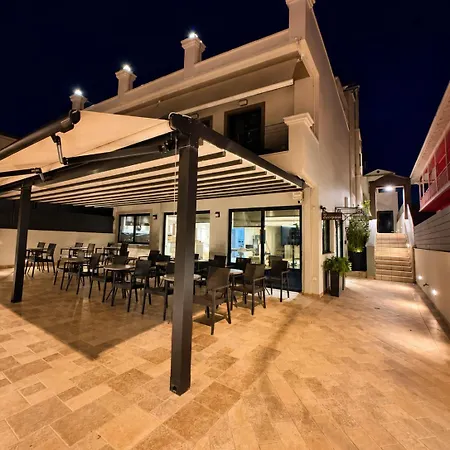 Ionian Hospitality - Fully Renovated - Seafront