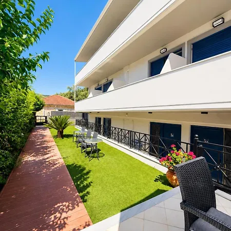 Ionian Hospitality - Fully Renovated - Seafront 3*